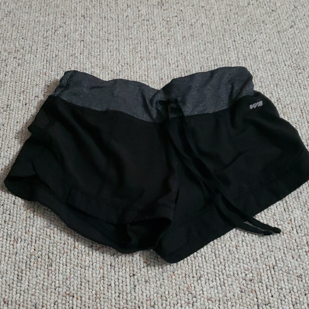 Girl's avia shorts